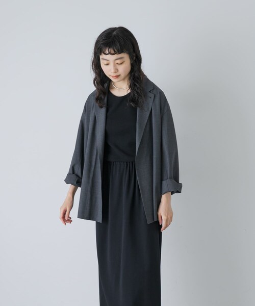 かぐれ（カグレ）の「YLEVE　WOOL TROPICAL WORK JACKET（テーラードジャケット・レディース・CHARCOAL・1）」の5枚目の写真