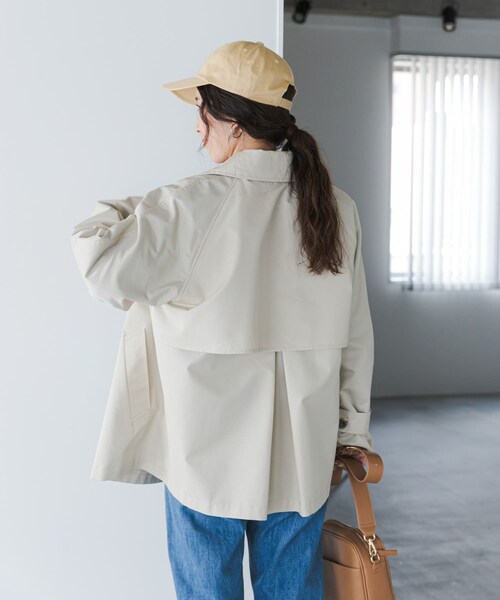 URBAN RESEARCH DOORS（アーバンリサーチドアーズ）の「撥水ショートトレンチ（ステンカラーコート・レディース・L.BEIGE/NAVY・Free）」の5枚目の写真