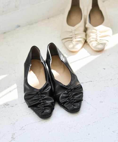 VIS（ビス）の「ギャザーバブーシュパンプス（パンプス・レディース・ブラック/オフホワイト・L/M）」の5枚目の写真