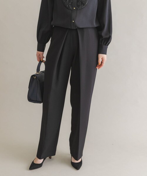 URBAN RESEARCH ROSSO（アーバンリサーチロッソ）の「F by ROSSO　ダブルクロスデザインタックパンツ（その他パンツ・レディース・BLACK/NAVY・36/38）」の4枚目の写真