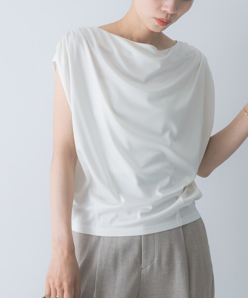 URBAN RESEARCH ROSSO（アーバンリサーチロッソ）の「トリアセ混ドレープネックカットソー（Tシャツ/カットソー・レディース・OFF WHITE/BROWN・Free）」の5枚目の写真
