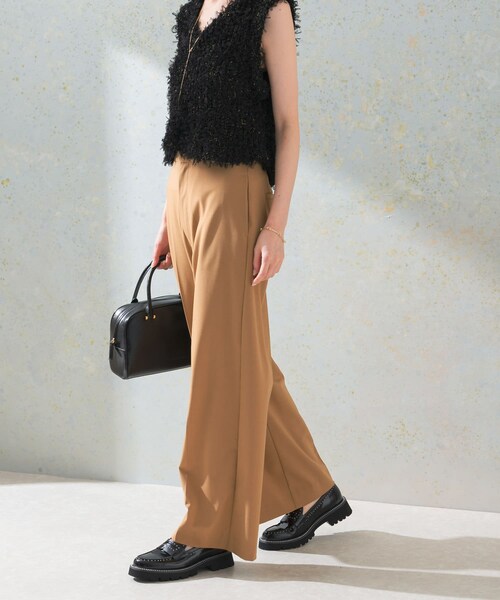 URBAN RESEARCH ROSSO（アーバンリサーチロッソ）の「ストレートスラックス（その他パンツ・レディース・GRAY/CAMEL・36/38/TALL）」の2枚目の写真