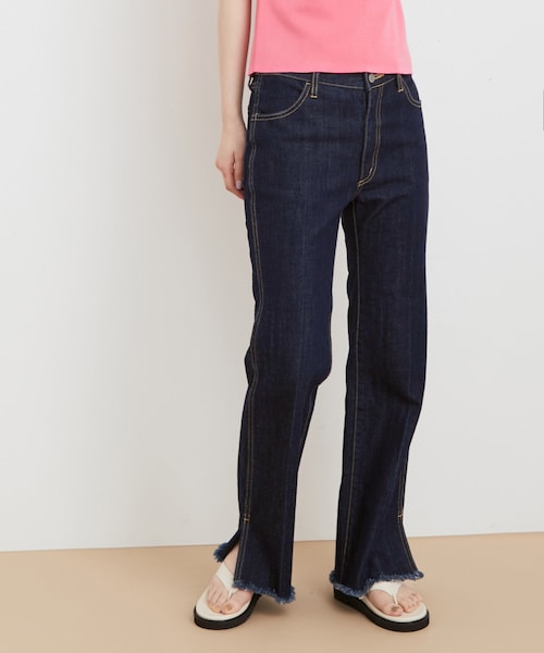 ADAM ET ROPE'（アダムエロペ）の「＜逸品シリーズ＞センタープレスフレアデニム（デニムパンツ・レディース・ブラック/ブルー・34/36/38/40）」の16枚目の写真