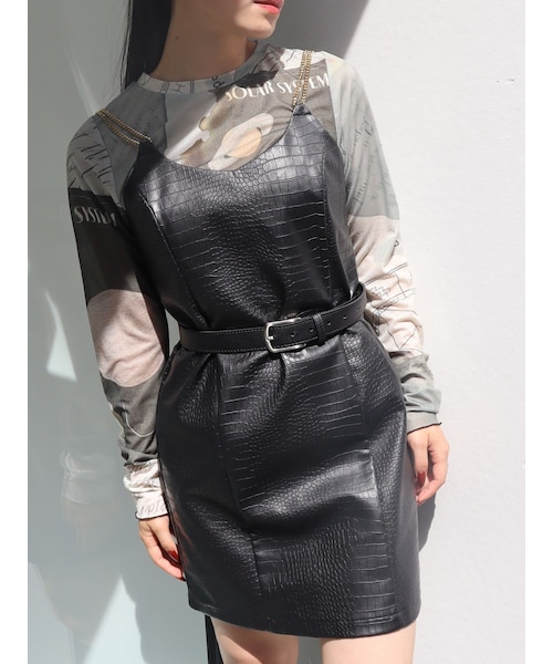 EVRIS（エヴリス）の「チェーンストラップミニワンピース（ワンピース・レディース・ブラック/パープル/ベージュ・F）」の4枚目の写真