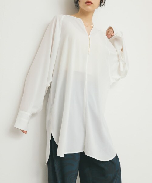 KBF（ケイビーエフ）の「2WAYスリットスリーブチュニック（チュニック・レディース・BLACK/OFF/L.GREEN・one）」の7枚目の写真