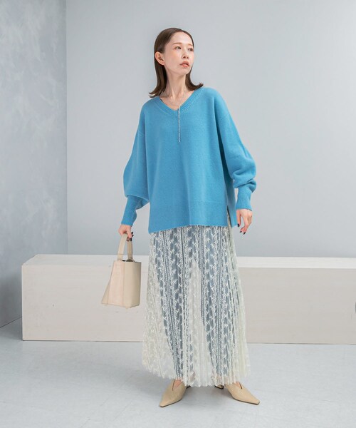 URBAN RESEARCH ROSSO（アーバンリサーチロッソ）の「ウールカシミヤVネックニットプルオーバー（ニット/セーター・レディース・OFF/PINK/BLUE/NAVY・Free）」の16枚目の写真