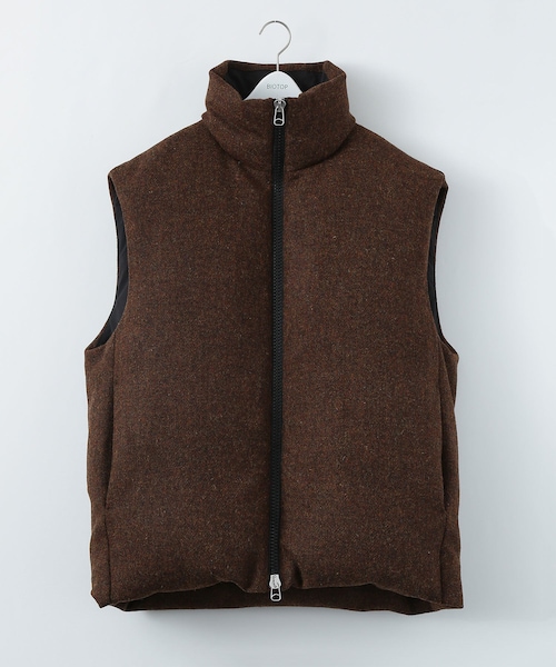 ADAM ET ROPE'（アダムエロペ）の「MENS【OAMC】INFLATE GILET（ダウンベスト・メンズ・ブラウン・M/S）」の3枚目の写真