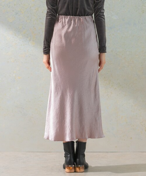 URBAN RESEARCH ROSSO（アーバンリサーチロッソ）の「サテンバイアススカート（スカート・レディース・ivory/mauve pink・FREE）」の22枚目の写真