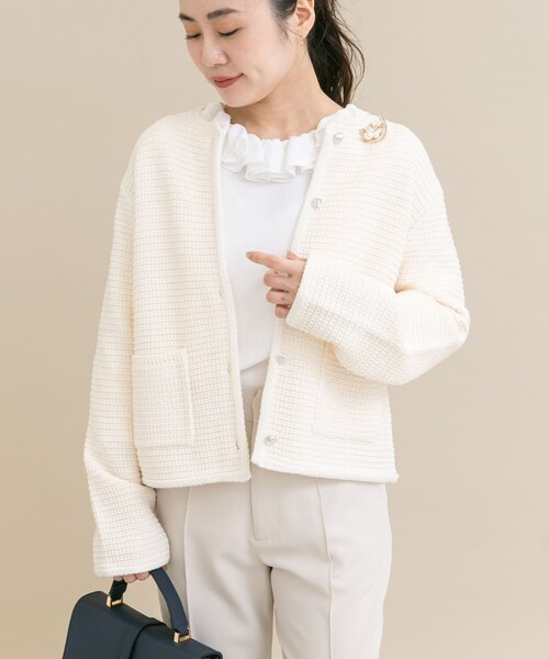 URBAN RESEARCH ROSSO（アーバンリサーチロッソ）の「『WEB/一部店舗限定』ツイードノーカラーニットジャケット（ノーカラージャケット・レディース・OFF/NAVY・Free）」の4枚目の写真