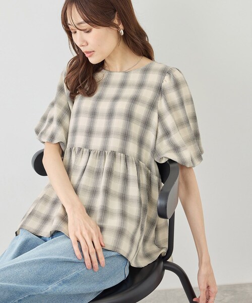 ROPE' PICNIC(ロペピクニック)の「【ベストヒット】細見えバルーンペプラムブラウス(シャツ/ブラウス・レディース・ブラック/キナリ/キナリ系/サックス/ダークブラウン・F)」の2枚目の写真