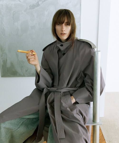 ADAM ET ROPE'（アダムエロペ）の「【EMOELLE】タスランナイロントレンチコート（トレンチコート・レディース・グレー/キナリ・36/38）」の4枚目の写真