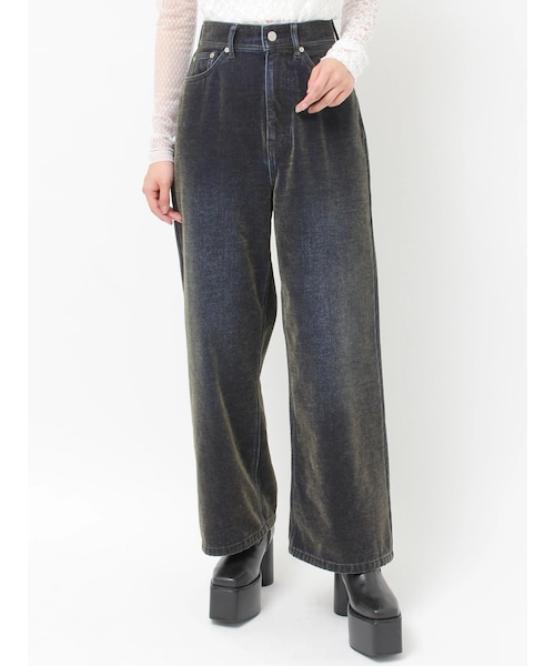 MURUA（ムルーア）の「カラーモールデニムパンツ【セットアップ着用可】（デニムパンツ・レディース・ボルドー/ブルー/パープル/カーキ・1/2）」の2枚目の写真