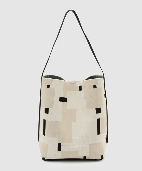 ROPE'（ロペ）の「ジャガードバッグ(Bernice bag_バーニスバッグ)/A4対応・通勤（ショルダーバッグ・レディース・ライトグレー/ベージュ系・F）」の6枚目の写真