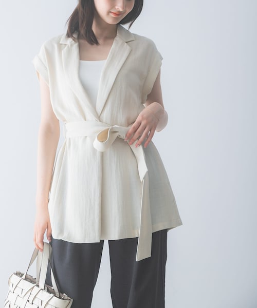 URBAN RESEARCH ROSSO（アーバンリサーチロッソ）の「ベルテッドウエストシェイプジレ（ベスト・レディース・BLACK/L.BEIGE・Free）」の2枚目の写真