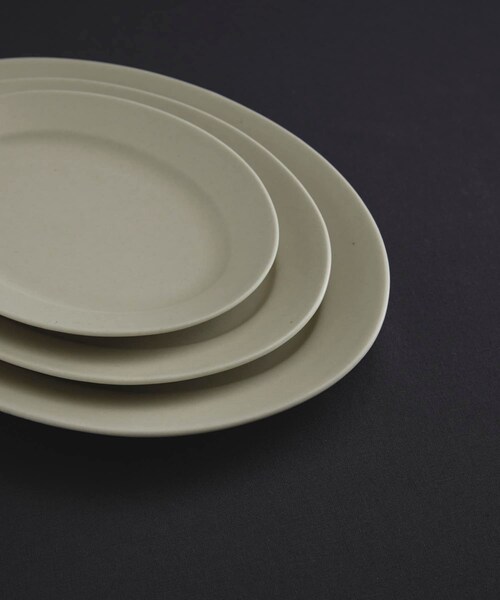 URBAN RESEARCH DOORS(アーバンリサーチドアーズ)の「石松信彦 20th 古白釉 オーバル皿 S(食器・メンズ・古白・S)」の6枚目の写真