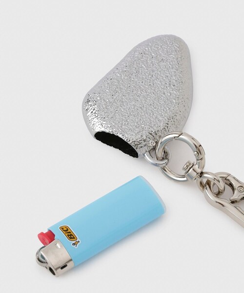 ADAM ET ROPE'（アダムエロペ）の「【HIDAKA/ヒダカ】STONE LIGHTER CASE（キーホルダー・メンズ・シルバー・F）」の5枚目の写真