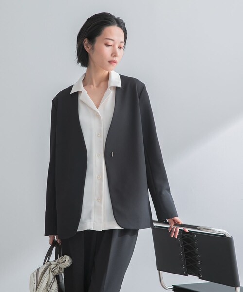 URBAN RESEARCH ROSSO（アーバンリサーチロッソ）の「ストレッチツイルノーカラージャケット（ノーカラージャケット・レディース・L.BEIGE/BLACK・36/38）」の9枚目の写真