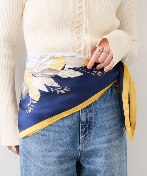 VIS（ビス）の「アソート柄スカーフ 90cm（バンダナ/スカーフ・レディース・ベージュ系/ネイビー系・F）」の10枚目の写真