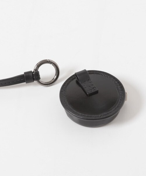 URBAN RESEARCH(アーバンリサーチ)の「LEMAIRE MOLDED TAPE NECKLACE(ネックレス・メンズ・BLK BK999・One)」の6枚目の写真