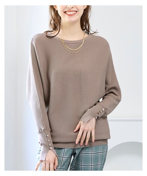 nissen（ニッセン）の「大きいサイズ 袖スリットボタンドルマンプルオーバー（ニット/セーター・レディース・黒/ライトグレー/レッド/グレージュ・L/LL/3L/4L/5L/6L/8L/10L）」の5枚目の写真