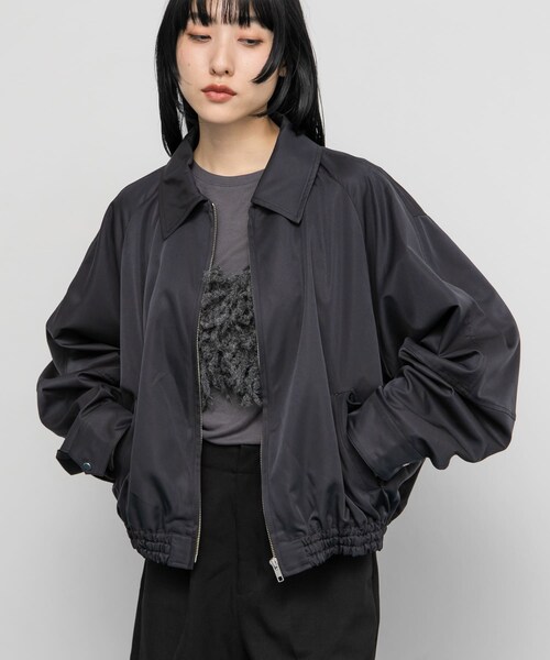 KBF（ケイビーエフ）の「ブライトZIPブルゾン（ブルゾン・レディース・BEIGE/D.NAVY・one）」の13枚目の写真