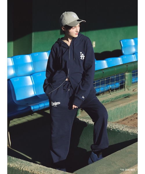 Ungrid（アングリッド）の「【MLB × New Era × Ungrid】フルジップパーカー（パーカー・レディース・アイボリー/ライトグレー/ネイビー・F）」の3枚目の写真