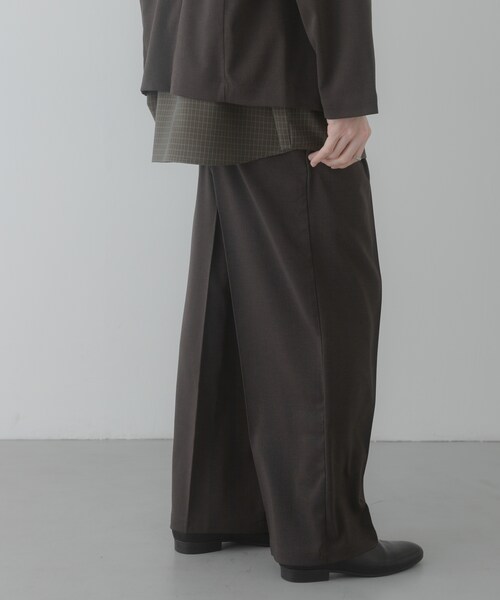 SENSE OF PLACE by URBAN RESEARCH（センスオブプレイスバイアーバンリサーチ）の「『イージーケア/速乾』リネンライクタックワイドスラックス（その他パンツ・メンズ・BLACK/CHARCOAL/GREIGE・M/L）」の19枚目の写真
