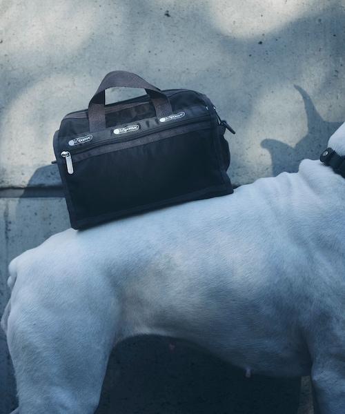 ADAM ET ROPE'（アダムエロペ）の「【LeSportsac for ADAM ET ROPE'】Exclusive Mini Duffel Crosbody（ショルダーバッグ・レディース・シルバー・F）」の5枚目の写真