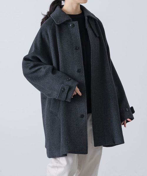 かぐれ（カグレ）の「ウールバックタックショートコート（ステンカラーコート・レディース・GRAY/CHARCOAL・Free）」の2枚目の写真