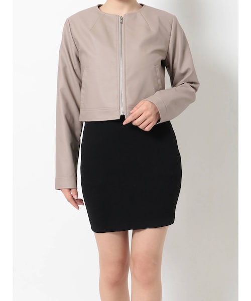 RESEXXY（リゼクシー）の「ノーカラーフェイクレザージャケット（ノーカラージャケット・レディース・アイボリー/ブラック/ベージュ・F）」の3枚目の写真