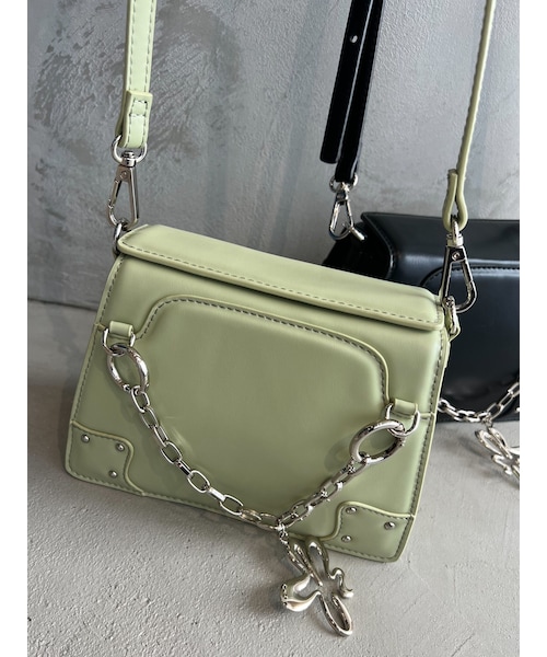 EMODA（エモダ）の「アートチャームショルダーバッグ（ショルダーバッグ・レディース・ブラック/ミントグリーン・F）」の5枚目の写真