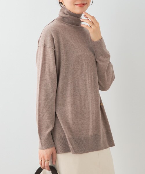 URBAN RESEARCH ROSSO（アーバンリサーチロッソ）の「F by ROSSO　ウォッシャブル抗ピルタートルニット（ニット/セーター・レディース・BEIGE/YELLOW/RED/NAVY・Free）」の11枚目の写真