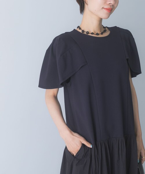 URBAN RESEARCH ROSSO（アーバンリサーチロッソ）の「Mewl　ペタルスリーブドッキングワンピース（ワンピース・レディース・BLACK/NAVY・Free）」の18枚目の写真