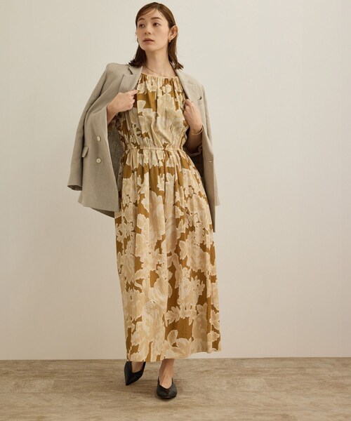ROPE'（ロペ）の「【DEVEAUX（デヴォー）】別注ボカシフラワーウエストギャザーワンピース/洗える（ワンピース・レディース・ブラウン系/オレンジ系・F）」の3枚目の写真