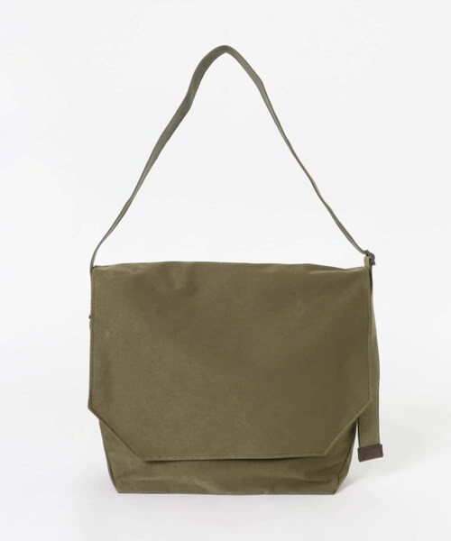 URBAN RESEARCH(アーバンリサーチ)の「Hender Scheme FLAP SHOULDER BIG(ショルダーバッグ・メンズ・Black/Beige/Khaki・Free)」の12枚目の写真