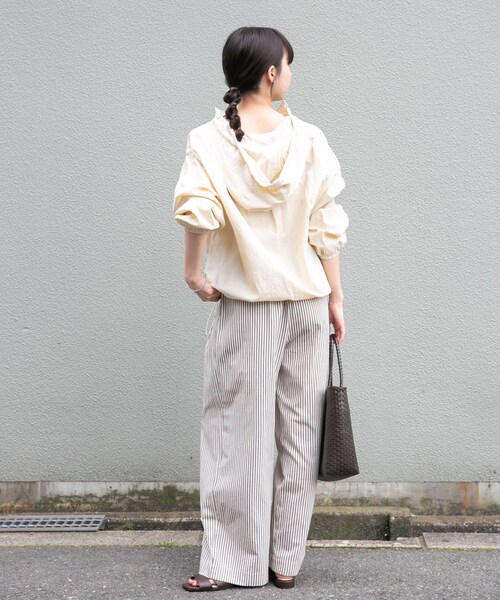 ITEMS URBANRESEARCH（アイテムズ アーバンリサーチ）の「『UVカット/撥水』アノラックフーディーブルゾン（ブルゾン・レディース・MILK/CML/BLK・Free）」の10枚目の写真