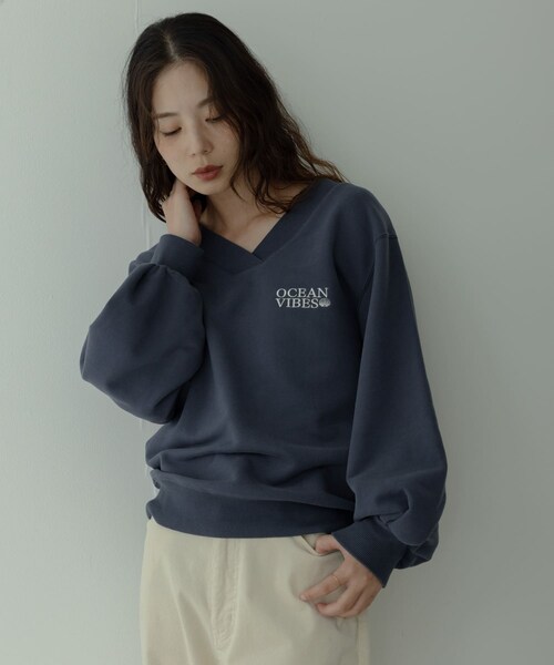 URBAN RESEARCH Sonny Label（アーバンリサーチサニーレーベル）の「Vネック刺繍スウェット（スウェット・レディース・オートミール/ピンク/フェードネイビー・Free）」の14枚目の写真