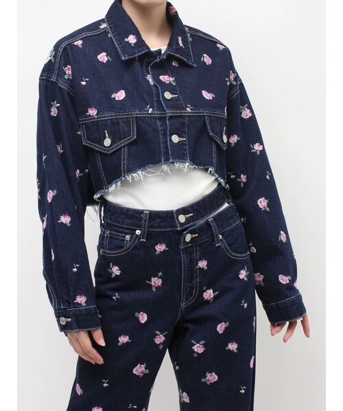 EVRIS（エヴリス）の「Embroideryデニムブルゾン【セットアップ着用可能】（デニムジャケット・レディース・ブラック/インディゴ・F）」の3枚目の写真