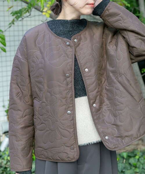 ITEMS URBANRESEARCH（アイテムズ アーバンリサーチ）の「ノーカラー中綿ブルゾン（ノーカラージャケット・レディース・BLK/BEG/BRN・FREE）」の21枚目の写真