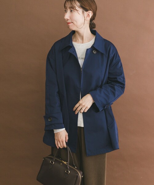 ITEMS URBANRESEARCH（アイテムズ アーバンリサーチ）の「ミドルトレンチコート（ステンカラーコート・レディース・BEG/NVY・FREE）」の10枚目の写真