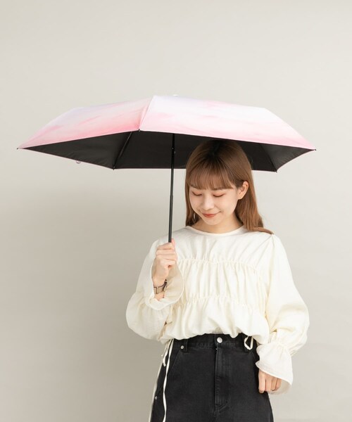 SMELLY（スメリー）の「【晴雨兼用】Wpc.　遮光軽量サンセットMINI（長傘・レディース・BLU/PNK・FREE）」の22枚目の写真