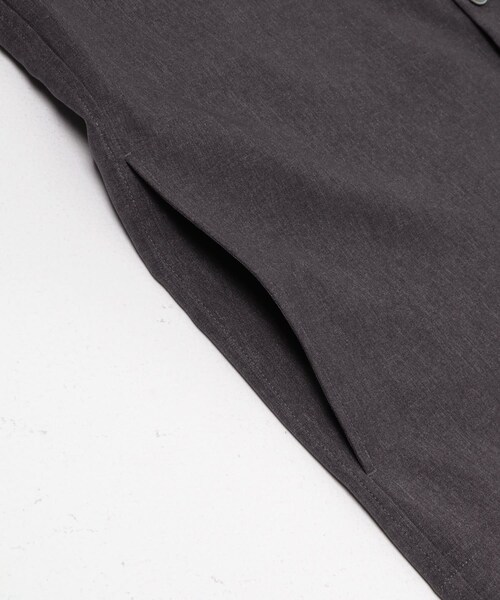 URBAN RESEARCH ROSSO（アーバンリサーチロッソ）の「『セットアップ対応』『防シワ』サマーウール調サイドポケットシャツ（シャツ/ブラウス・メンズ・BEIGE/GRAY・M）」の2枚目の写真