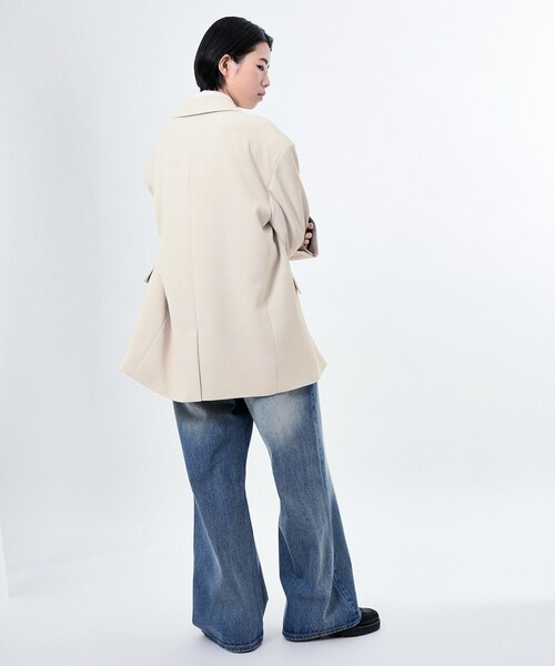 ADAM ET ROPE'(アダムエロペ)の「BOXY SET UP JACKET(テーラードジャケット・レディース・ブラック/ベージュ系・38/40/42)」の17枚目の写真