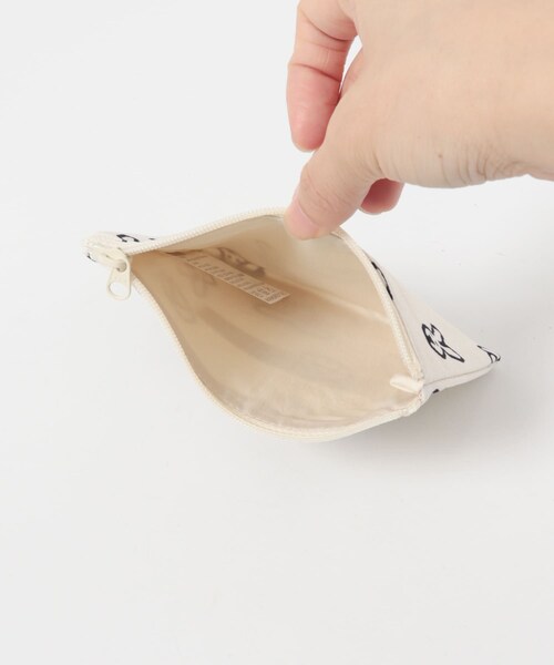 URBAN RESEARCH(アーバンリサーチ)の「WARMGREYTAIL FLATPOUCH-BUNNY S(ポーチ・メンズ・IVORY・-)」の7枚目の写真