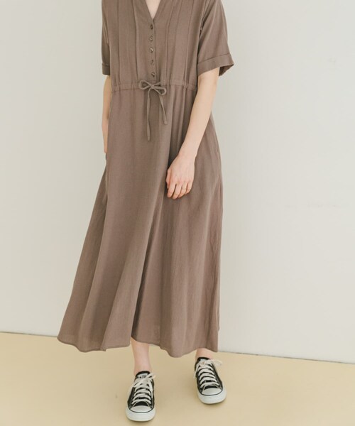 ITEMS URBANRESEARCH（アイテムズ アーバンリサーチ）の「ドライコットンタックワンピース（ワンピース・レディース・MOC/RED/BLK・FREE）」の18枚目の写真