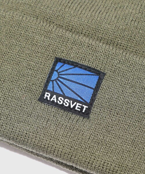 ADAM ET ROPE'（アダムエロペ）の「【RASSVET/ラスべート】RASSVET LOGO BEANIE（ニットキャップ/ビーニー・メンズ・ブラック/グリーン・F）」の5枚目の写真