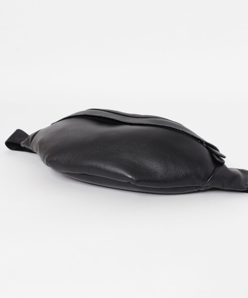 RODE SKO（ロデスコ）の「レザーボディバッグ（ボディバッグ/ウエストポーチ・メンズ・GREIGE/BLACK・one）」の6枚目の写真