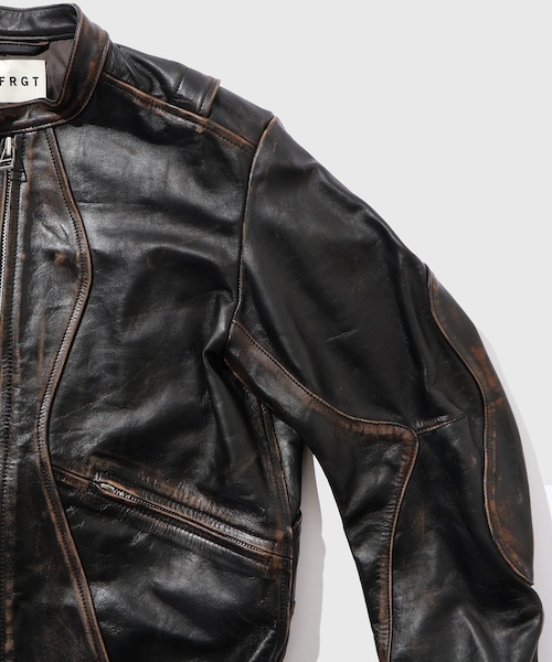 ADAM ET ROPE'（アダムエロペ）の「【NVRFRGT/ネヴァーフォーゲット】DISTRESSED LEATHER MOTORCYCLE JACKET（ライダースジャケット・メンズ・ダークブラウン・2）」の21枚目の写真