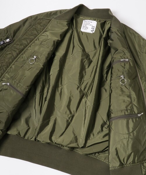 URBAN RESEARCH（アーバンリサーチ）の「phenix　ULTRALIGHT MOD MA-1 JACKET（MA-1・メンズ・KHAKI/BLACK・3/4）」の13枚目の写真
