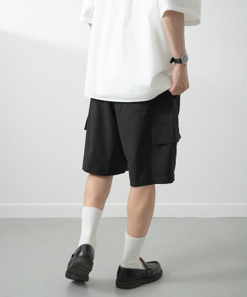ITEMS URBANRESEARCH（アイテムズ アーバンリサーチ）の「ウエストイージーポリカーゴショーツ（その他パンツ・メンズ・BLK/IVO/KHK・S/M/L）」の19枚目の写真